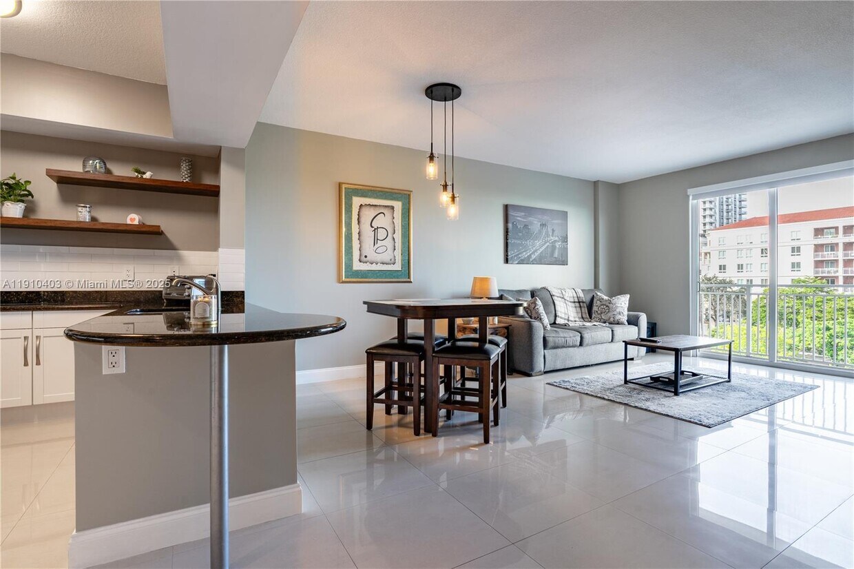 Foto principal - 7270 SW 88th St