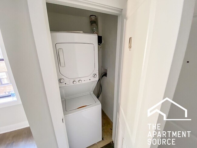 Foto del edificio - 2624 N Rockwell St