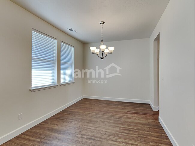 Building Photo - 206 E Sicily Drive