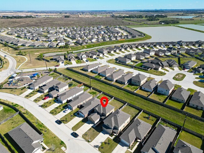 Foto del edificio - 7402 Clover Chase Dr