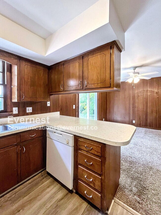 Building Photo - 7451 Stacy Dr