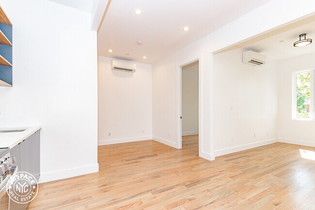 Building Photo - 177 Veronica Pl
