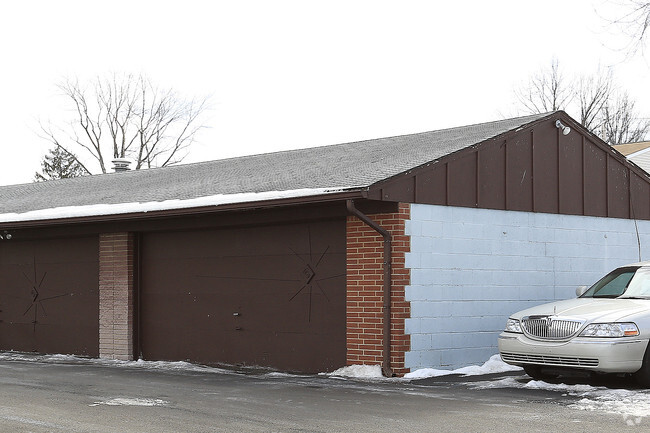 Building Photo - Meadow Lane Apartments