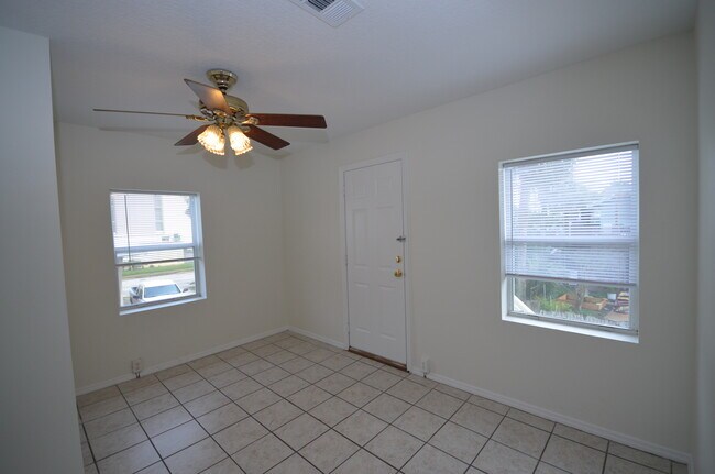 Foto del edificio - 114 6th Ave S