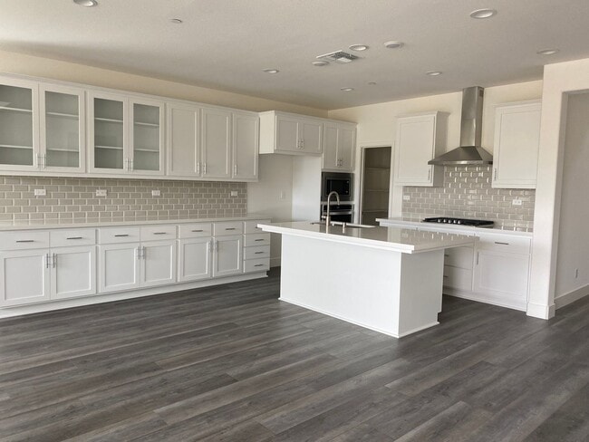 Building Photo - 3 Bed + Bonus Room/2.5 Bath - Solar – Near SSU