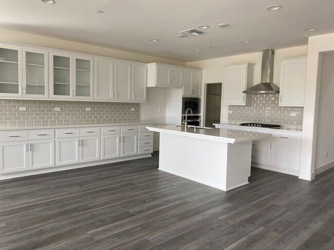 Foto del edificio - 3 Bed + Bonus Room/2.5 Bath - Solar – Near SSU