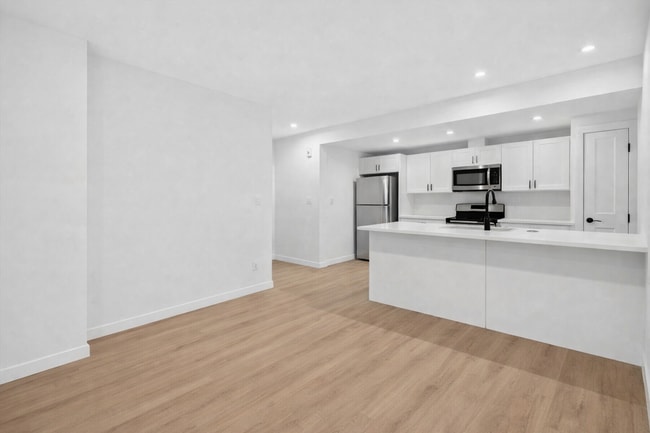 Building Photo - 10320-10147 147 St NW