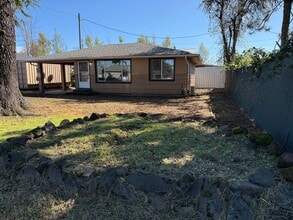 Building Photo - 1085 N 28th St