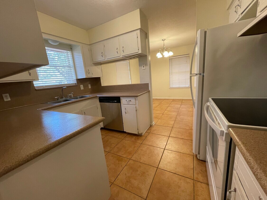 111 Greenway Ln, Rockport, TX 78382 House Rental in Rockport, TX