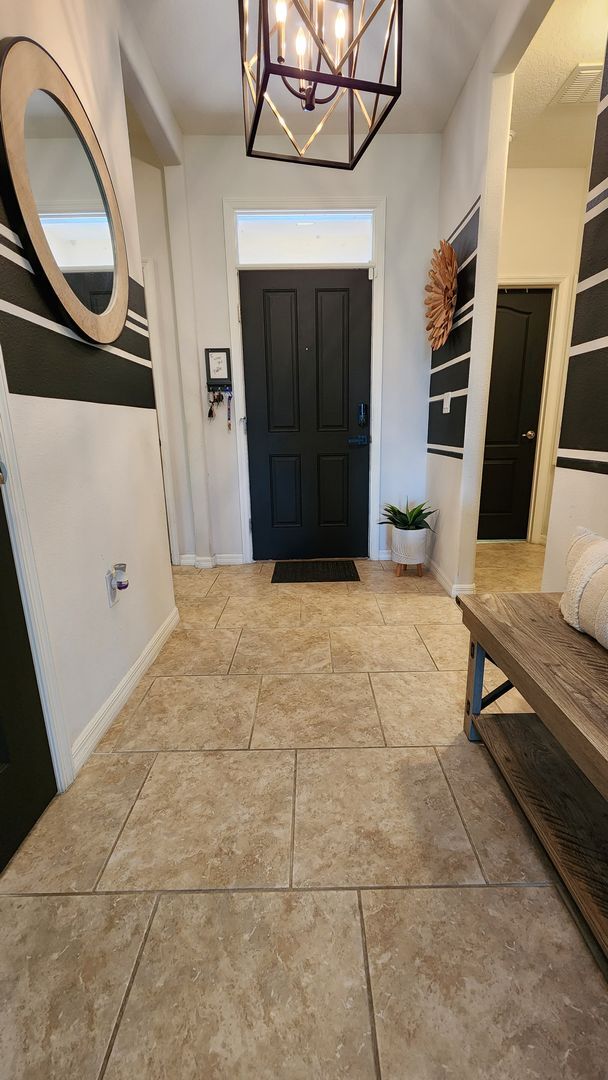 Foto del edificio - FOR RENT!!! SIMPLY STUNNING  3 BEDROOM 2 B...