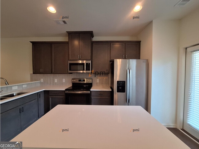 Building Photo - 861 Ambient Way