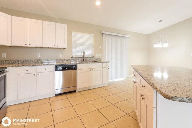 Building Photo - 2211 NE 5th Ave, Cape Coral, FL 33909