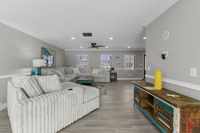 Building Photo - 3921 Americana Dr