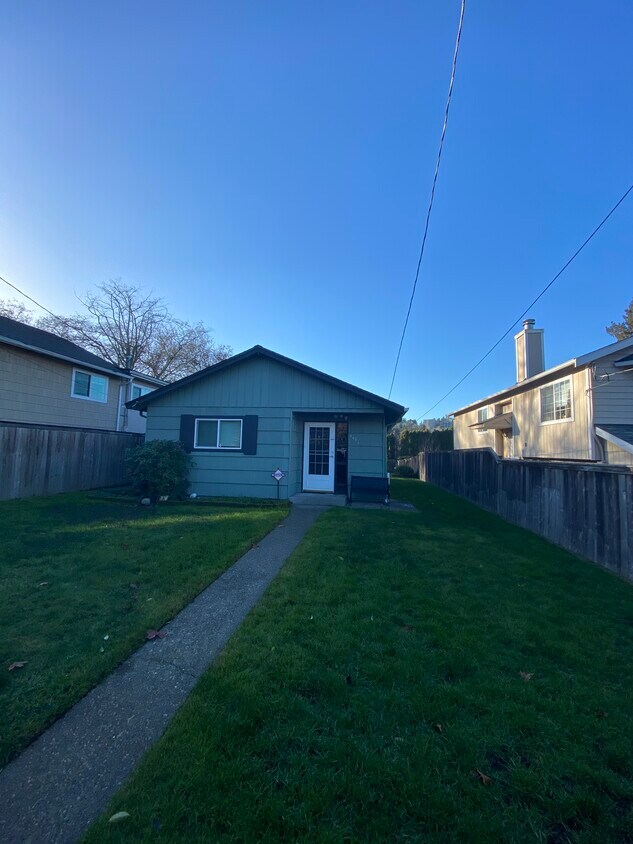 Primary Photo - 4421 26th Ave SW