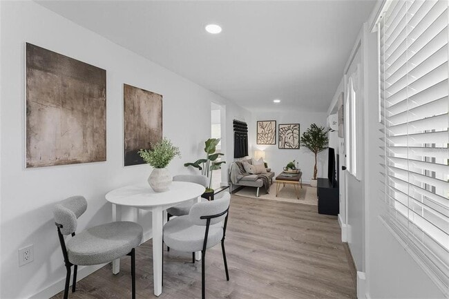 Foto del edificio - 6470 64th Ave N