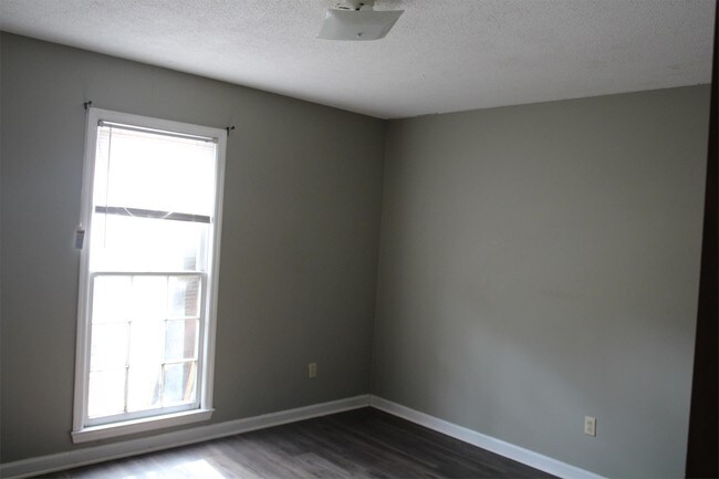 Building Photo - 2324 Jim Stokes Ct