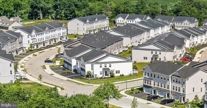 Building Photo - 71 Four Leaf Dr