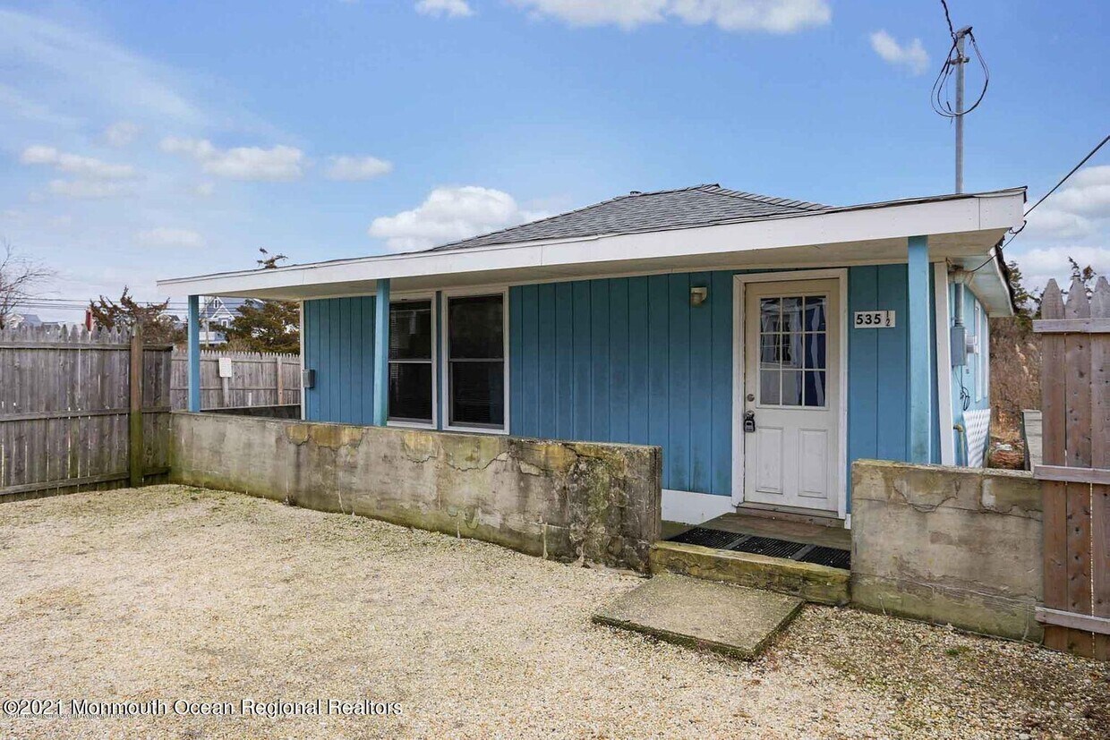 Primary Photo - 535 1/2 Brielle Rd