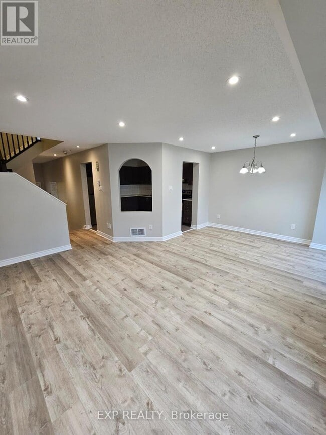 Building Photo - 213 Halyard Way