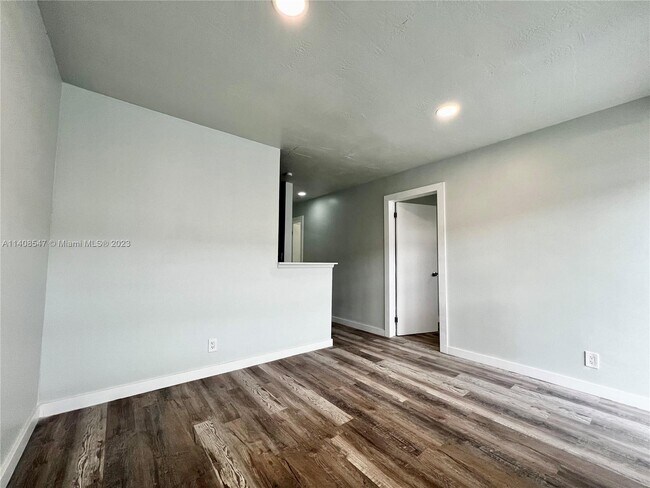 Foto del edificio - 711 SW 5th St