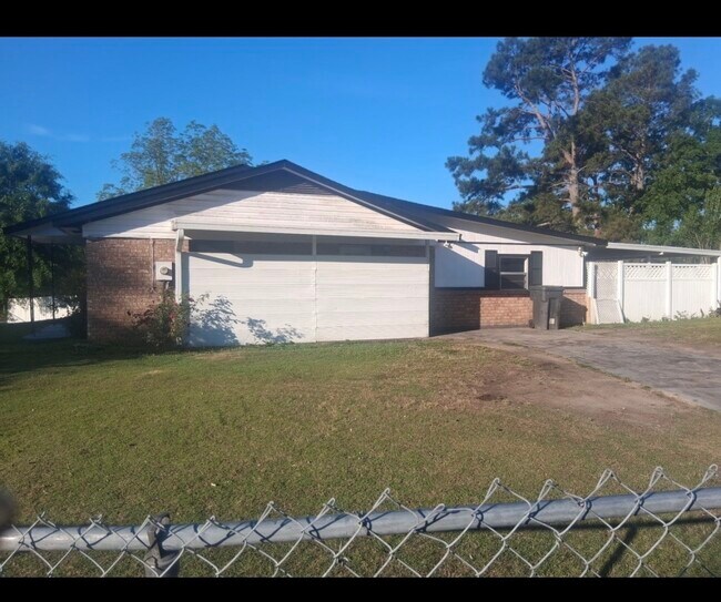 Foto del edificio - 2902 Larkspur Dr
