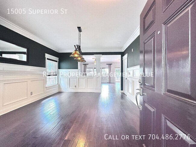 Foto del edificio - 15005 Superior St