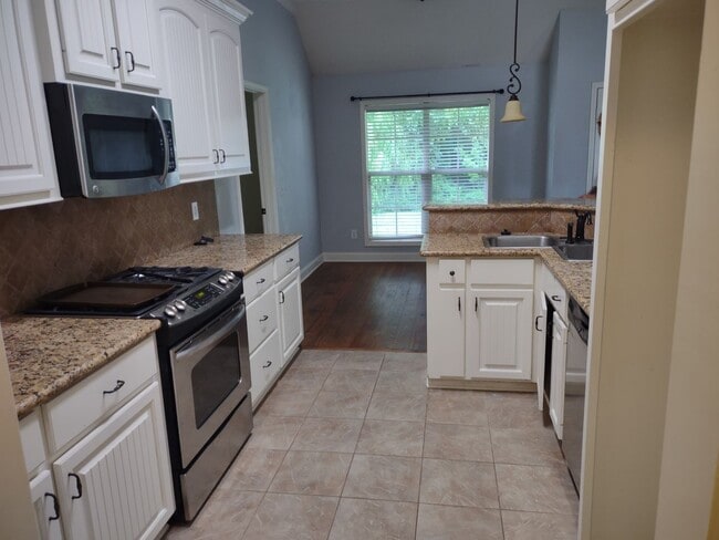 Building Photo - 103 Tracey Cove