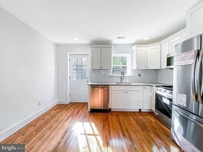 Building Photo - 506 Titan St