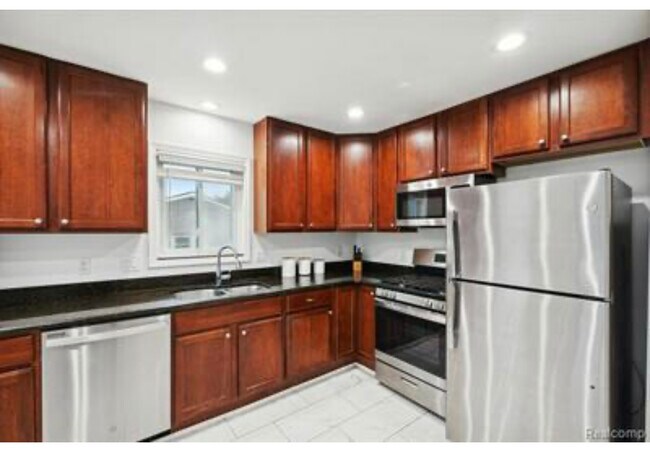 Foto del edificio - 483 W Tienken Rd