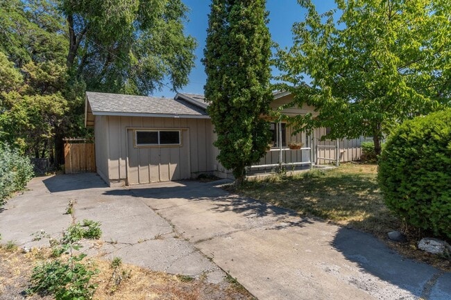 Foto del edificio - 2640 NE Harvey Ln