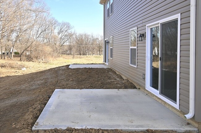 Building Photo - 3 Bedroom 2.5 bath 2 Car Garage   Duplex