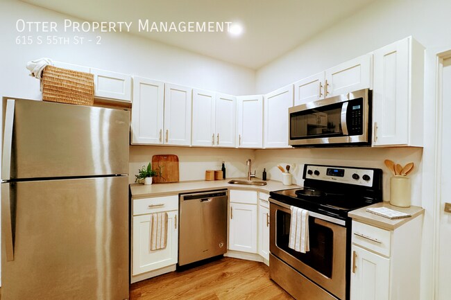 Foto del edificio - 615 S 55th St