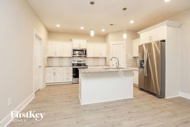 Foto del edificio - 1425 Kingbird Dr
