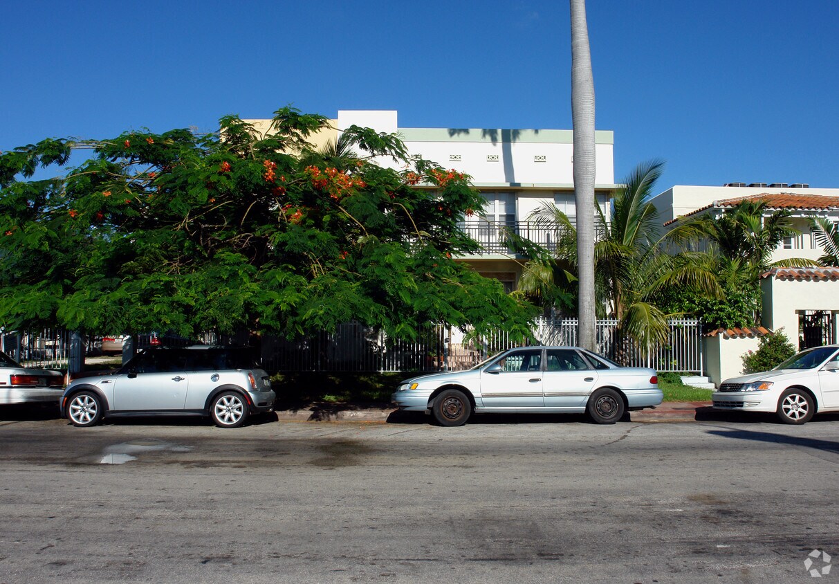 Building Photo - 1610`-1614 Drexel Ave