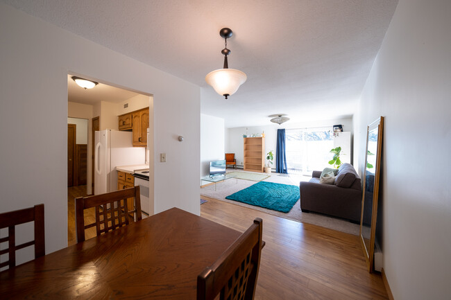 Foto del edificio - 2220 Midland Grove Rd