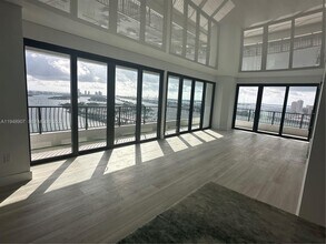 Building Photo - 555 NE 15th St