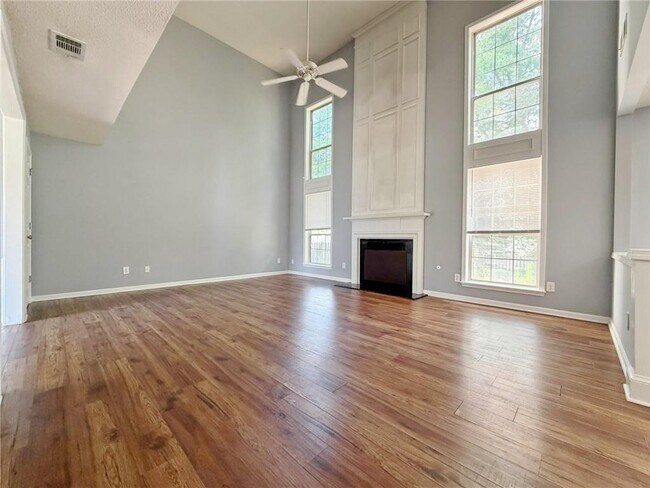 Building Photo - 11545 Carriage Park Ln