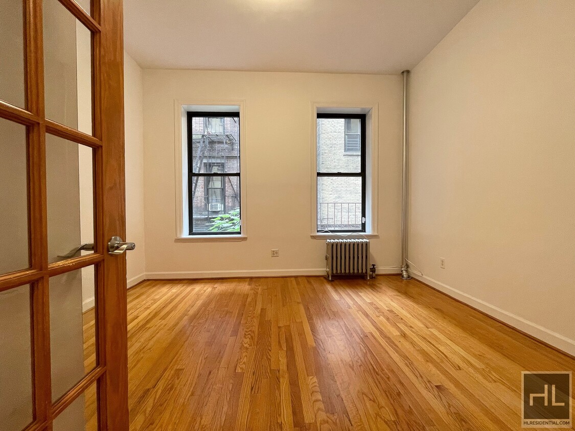 Foto principal - 304 EAST 11 STREET