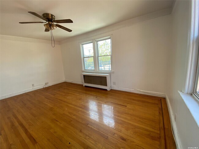 Foto del edificio - 1704 Radcliff Ave