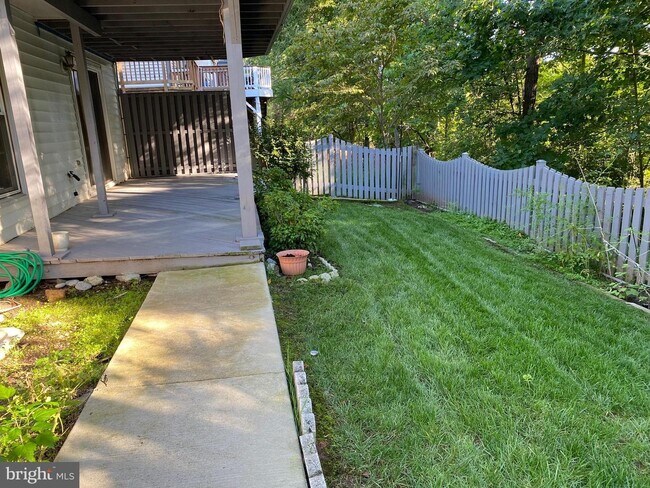 Building Photo - 6538 Palisades Dr