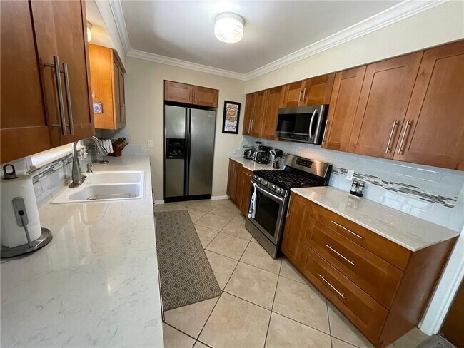 Building Photo - 1412 Fairfield Dr