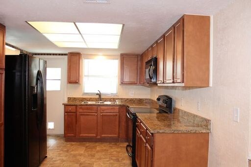 Building Photo - 617 Banderas Ave