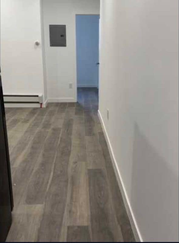 Building Photo - 8 Eaton Pl