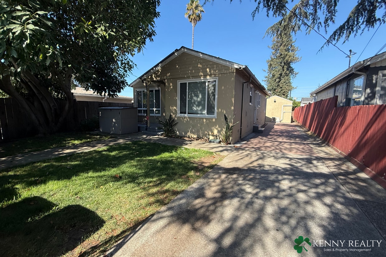Primary Photo - 3 Bedroom, 2 Bathroom (Main House + ADU) -...