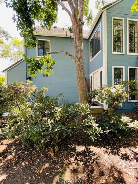 Building Photo - 6001 Loynes Dr