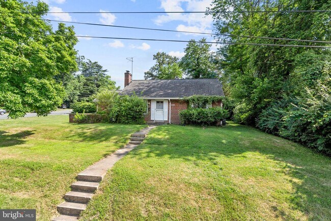 Building Photo - 7017 Hickory Hill Rd