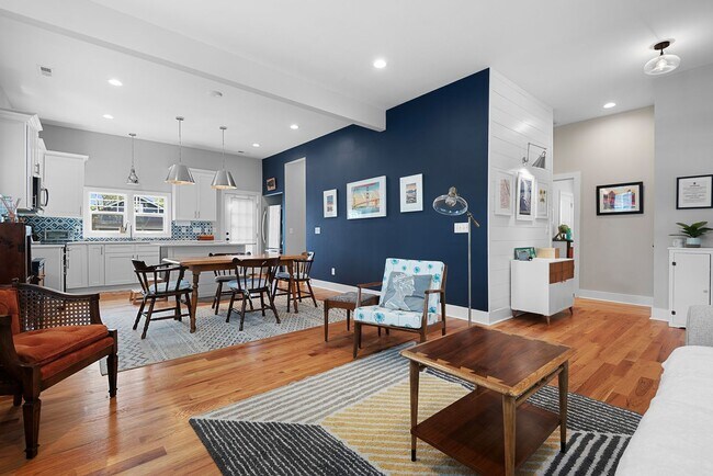 Foto del edificio - Gorgeous Home near Downtown Durham!