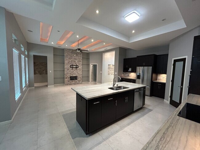 Foto del edificio - 4105 Lake View Dr