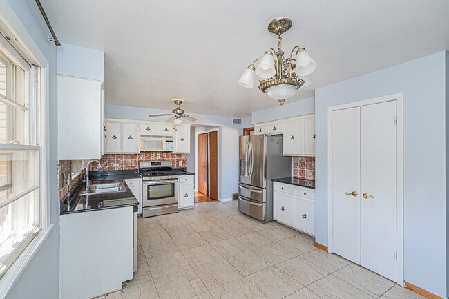 Foto del edificio - 2320 Oakton St