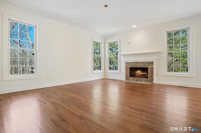 Building Photo - 83 Westport Rd